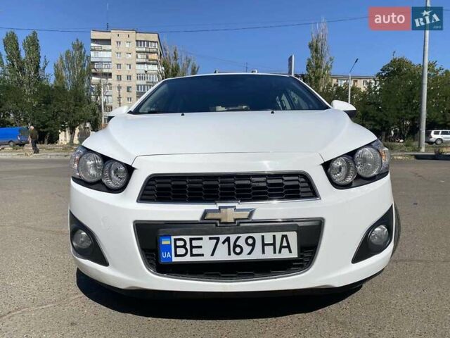 Белый Шевроле Авео, объемом двигателя 1.23 л и пробегом 187 тыс. км за 5800 $, фото 1 на Automoto.ua