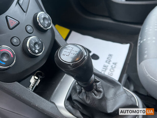 Белый Шевроле Авео, объемом двигателя 1.2 л и пробегом 139 тыс. км за 5700 $, фото 8 на Automoto.ua
