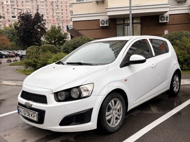 Білий Шевроле Авео, об'ємом двигуна 1.3 л та пробігом 326 тис. км за 4100 $, фото 1 на Automoto.ua