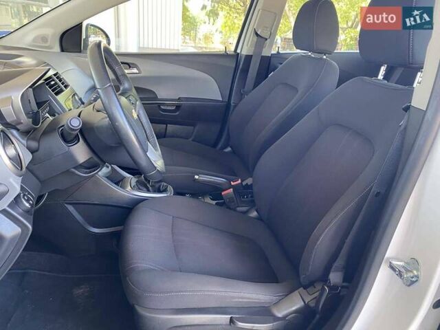 Білий Шевроле Авео, об'ємом двигуна 1.23 л та пробігом 187 тис. км за 5900 $, фото 10 на Automoto.ua