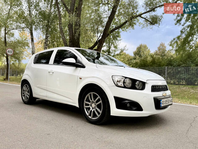 Белый Шевроле Авео, объемом двигателя 1.6 л и пробегом 134 тыс. км за 5950 $, фото 5 на Automoto.ua