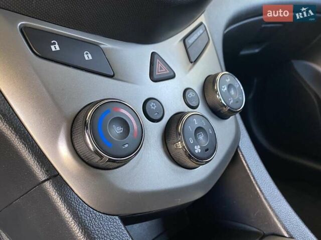Белый Шевроле Авео, объемом двигателя 1.23 л и пробегом 187 тыс. км за 5800 $, фото 29 на Automoto.ua
