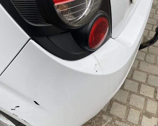 Белый Шевроле Авео, объемом двигателя 1.3 л и пробегом 202 тыс. км за 5250 $, фото 6 на Automoto.ua