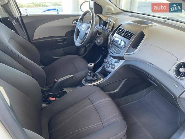 Білий Шевроле Авео, об'ємом двигуна 1.23 л та пробігом 187 тис. км за 5900 $, фото 15 на Automoto.ua