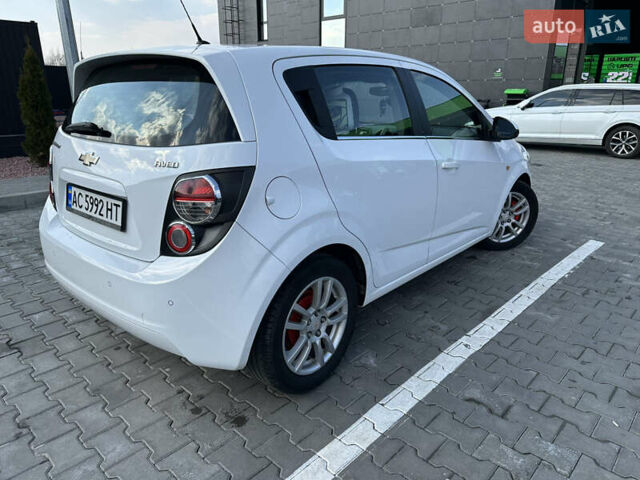 Белый Шевроле Авео, объемом двигателя 1.3 л и пробегом 270 тыс. км за 4900 $, фото 3 на Automoto.ua