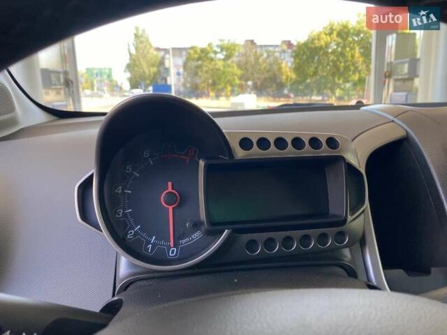 Белый Шевроле Авео, объемом двигателя 1.23 л и пробегом 187 тыс. км за 5800 $, фото 17 на Automoto.ua
