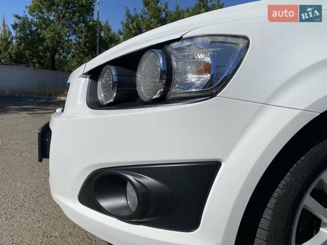 Белый Шевроле Авео, объемом двигателя 1.23 л и пробегом 187 тыс. км за 5800 $, фото 40 на Automoto.ua