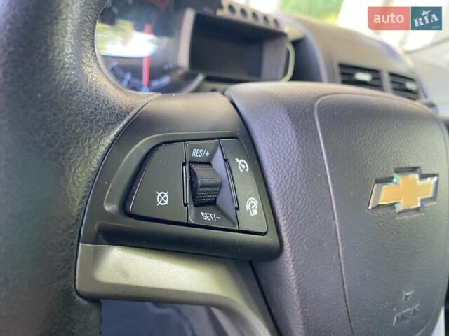 Белый Шевроле Авео, объемом двигателя 1.23 л и пробегом 187 тыс. км за 5800 $, фото 20 на Automoto.ua