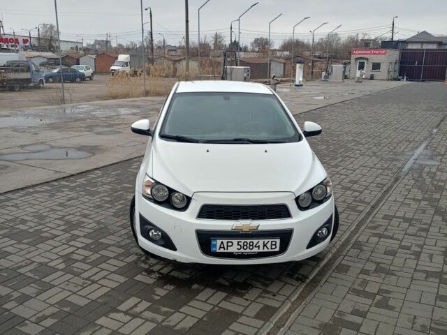 Белый Шевроле Авео, объемом двигателя 1.2 л и пробегом 250 тыс. км за 5599 $, фото 2 на Automoto.ua