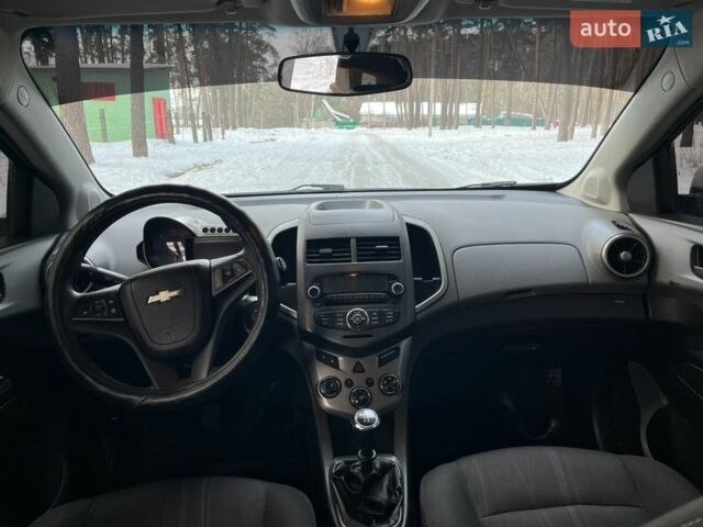 Білий Шевроле Авео, об'ємом двигуна 1.3 л та пробігом 145 тис. км за 5100 $, фото 30 на Automoto.ua