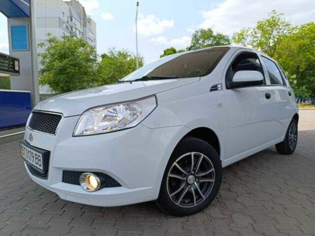 Белый Шевроле Авео, объемом двигателя 1.5 л и пробегом 44 тыс. км за 5999 $, фото 1 на Automoto.ua