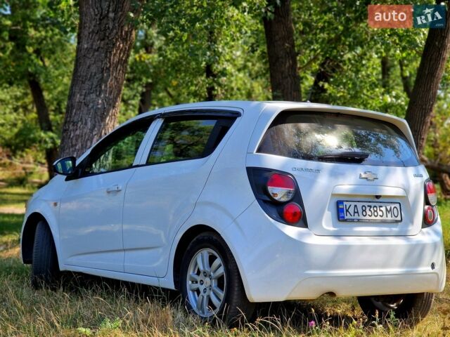 Белый Шевроле Авео, объемом двигателя 1.3 л и пробегом 82 тыс. км за 5700 $, фото 2 на Automoto.ua