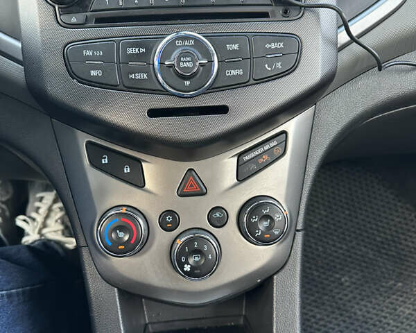 Белый Шевроле Авео, объемом двигателя 1.3 л и пробегом 270 тыс. км за 4900 $, фото 20 на Automoto.ua