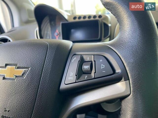 Белый Шевроле Авео, объемом двигателя 1.23 л и пробегом 187 тыс. км за 5800 $, фото 21 на Automoto.ua
