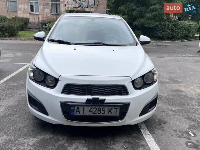 Шевроле Авео 2013 в Киеве на Automoto.ua Белый Шевроле Авео, объемом двигателя 1.25 л и пробегом 349 тыс. км за 5500 $, фото 1 на Automoto.ua