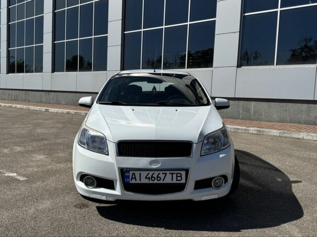 Белый Шевроле Авео, объемом двигателя 1.5 л и пробегом 139 тыс. км за 5500 $, фото 1 на Automoto.ua