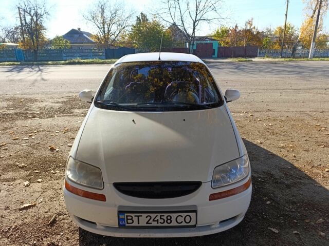 Белый Шевроле Авео, объемом двигателя 1.5 л и пробегом 210 тыс. км за 2400 $, фото 9 на Automoto.ua