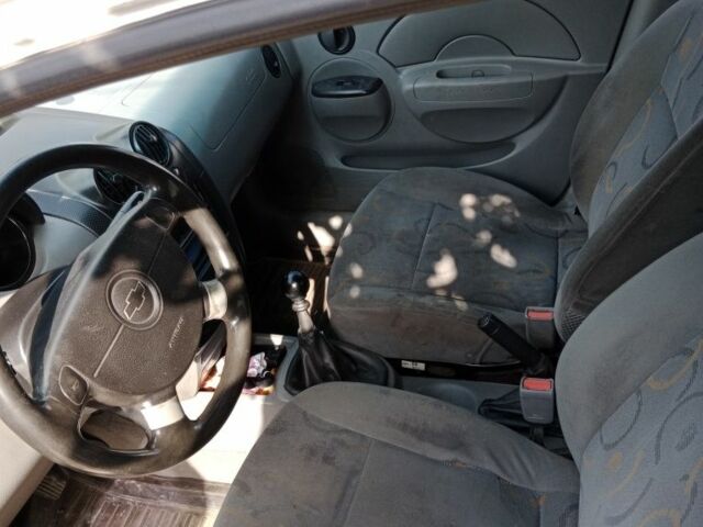 Белый Шевроле Авео, объемом двигателя 1.5 л и пробегом 357 тыс. км за 2000 $, фото 2 на Automoto.ua