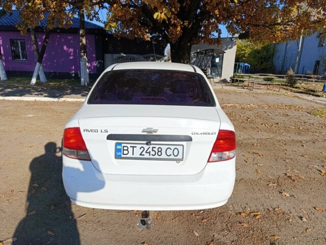 Белый Шевроле Авео, объемом двигателя 1.5 л и пробегом 210 тыс. км за 2400 $, фото 6 на Automoto.ua