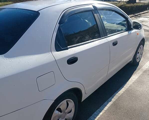 Білий Шевроле Авео, об'ємом двигуна 1.5 л та пробігом 295 тис. км за 3500 $, фото 2 на Automoto.ua