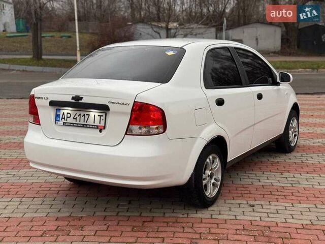 Белый Шевроле Авео, объемом двигателя 1.5 л и пробегом 197 тыс. км за 2200 $, фото 7 на Automoto.ua