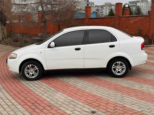 Белый Шевроле Авео, объемом двигателя 1.5 л и пробегом 197 тыс. км за 2200 $, фото 3 на Automoto.ua