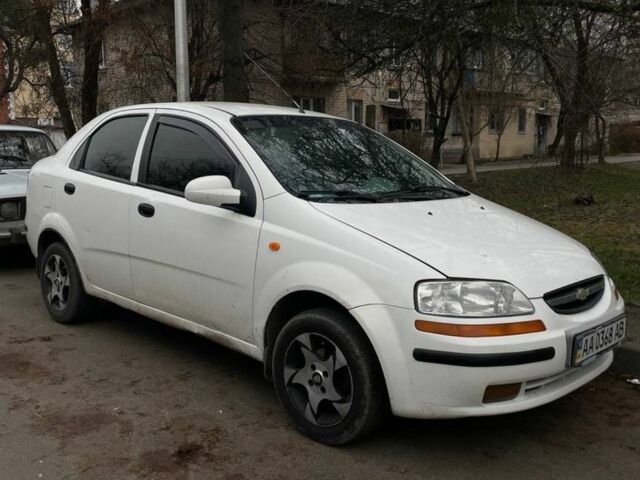Белый Шевроле Авео, объемом двигателя 1.5 л и пробегом 148 тыс. км за 2000 $, фото 1 на Automoto.ua