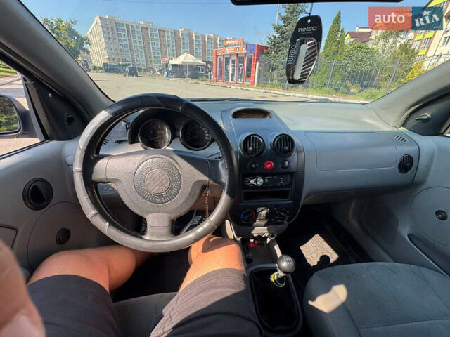 Білий Шевроле Авео, об'ємом двигуна 1.5 л та пробігом 260 тис. км за 1850 $, фото 12 на Automoto.ua