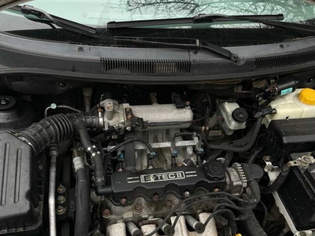 Белый Шевроле Авео, объемом двигателя 1.5 л и пробегом 148 тыс. км за 2000 $, фото 5 на Automoto.ua