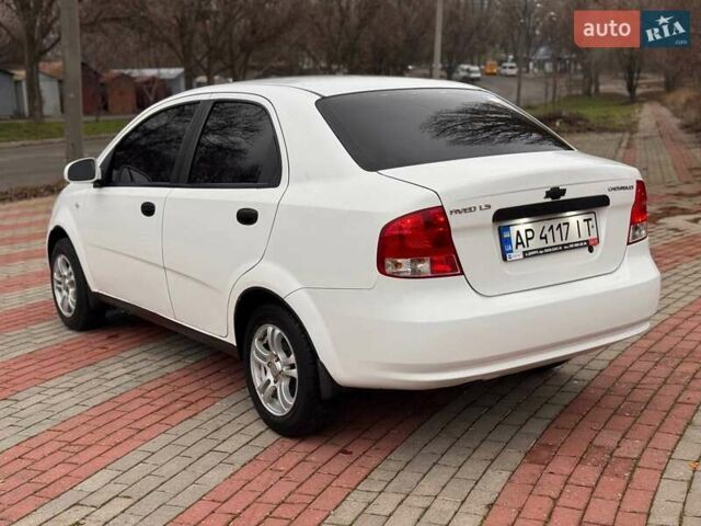 Белый Шевроле Авео, объемом двигателя 1.5 л и пробегом 197 тыс. км за 2200 $, фото 5 на Automoto.ua