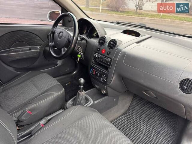 Белый Шевроле Авео, объемом двигателя 1.5 л и пробегом 197 тыс. км за 2200 $, фото 9 на Automoto.ua