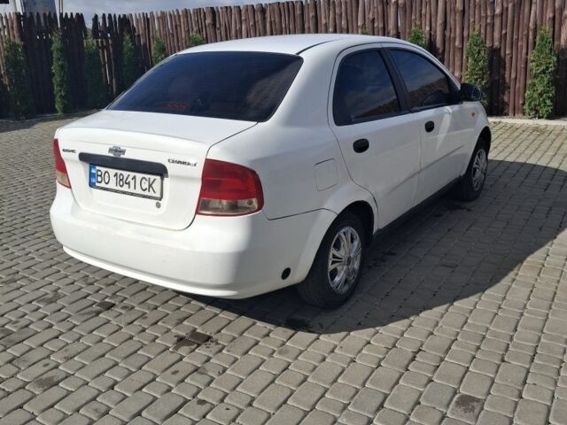 Білий Шевроле Авео, об'ємом двигуна 1.5 л та пробігом 200 тис. км за 1850 $, фото 4 на Automoto.ua