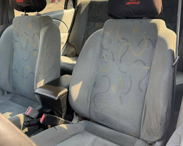 Білий Шевроле Авео, об'ємом двигуна 1.5 л та пробігом 260 тис. км за 1850 $, фото 9 на Automoto.ua