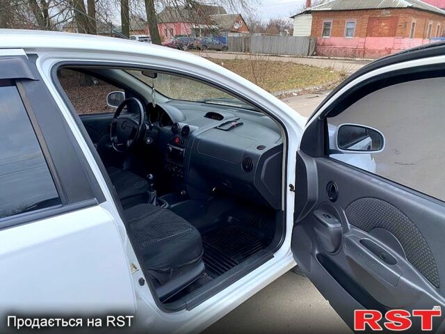 Белый Шевроле Авео, объемом двигателя 1.5 л и пробегом 185 тыс. км за 2850 $, фото 12 на Automoto.ua