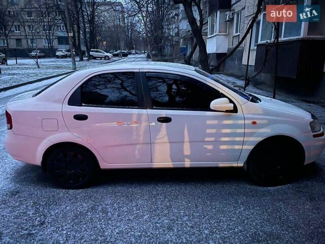 Белый Шевроле Авео, объемом двигателя 1.5 л и пробегом 250 тыс. км за 3400 $, фото 9 на Automoto.ua