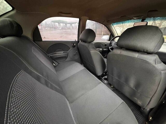 Белый Шевроле Авео, объемом двигателя 1.5 л и пробегом 197 тыс. км за 2200 $, фото 10 на Automoto.ua