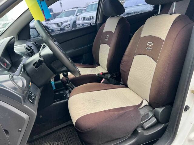 Білий Шевроле Авео, об'ємом двигуна 1.5 л та пробігом 211 тис. км за 3640 $, фото 17 на Automoto.ua