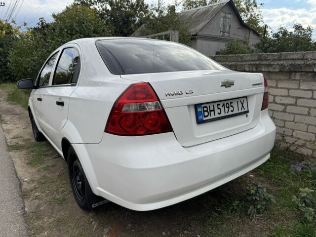 Білий Шевроле Авео, об'ємом двигуна 1.5 л та пробігом 120 тис. км за 2200 $, фото 4 на Automoto.ua
