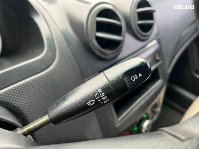 Белый Шевроле Авео, объемом двигателя 1.5 л и пробегом 211 тыс. км за 3640 $, фото 19 на Automoto.ua