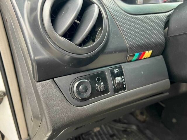 Білий Шевроле Авео, об'ємом двигуна 1.5 л та пробігом 211 тис. км за 3640 $, фото 18 на Automoto.ua