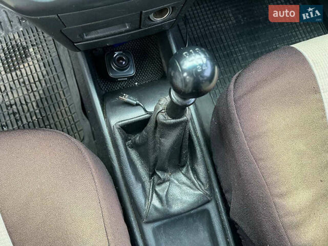 Белый Шевроле Авео, объемом двигателя 1.5 л и пробегом 211 тыс. км за 3640 $, фото 24 на Automoto.ua