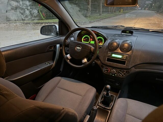 Белый Шевроле Авео, объемом двигателя 1.5 л и пробегом 242 тыс. км за 2650 $, фото 15 на Automoto.ua