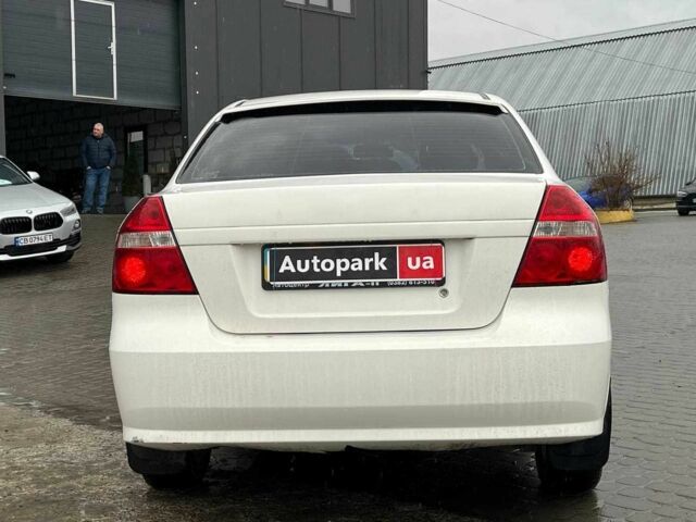 Білий Шевроле Авео, об'ємом двигуна 1.5 л та пробігом 211 тис. км за 3640 $, фото 6 на Automoto.ua