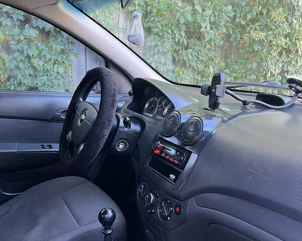 Белый Шевроле Авео, объемом двигателя 1.5 л и пробегом 255 тыс. км за 3200 $, фото 8 на Automoto.ua