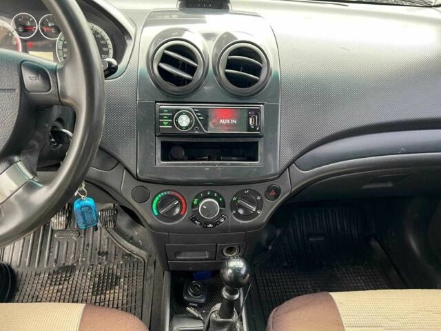 Білий Шевроле Авео, об'ємом двигуна 1.5 л та пробігом 211 тис. км за 3640 $, фото 21 на Automoto.ua