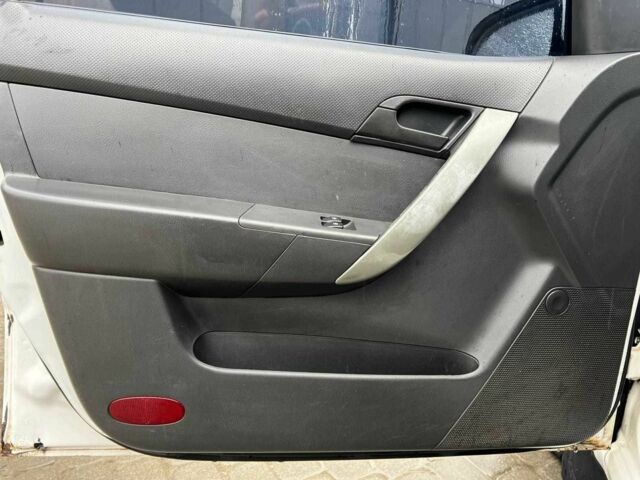 Білий Шевроле Авео, об'ємом двигуна 1.5 л та пробігом 211 тис. км за 3640 $, фото 13 на Automoto.ua