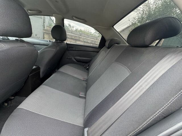 Білий Шевроле Авео, об'ємом двигуна 1.5 л та пробігом 120 тис. км за 2200 $, фото 8 на Automoto.ua
