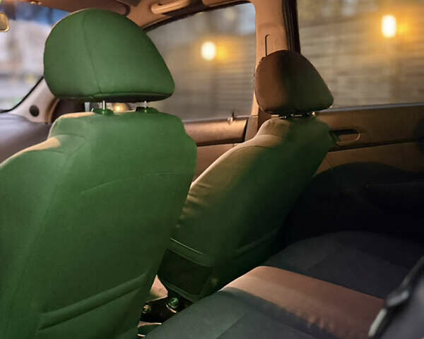 Белый Шевроле Авео, объемом двигателя 1.5 л и пробегом 196 тыс. км за 2900 $, фото 5 на Automoto.ua