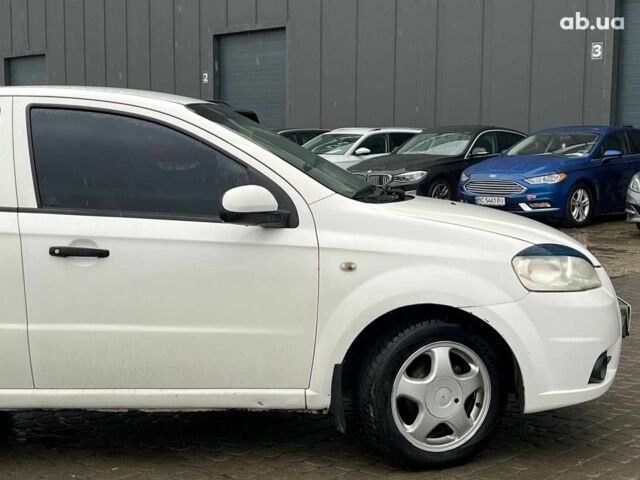 Белый Шевроле Авео, объемом двигателя 1.5 л и пробегом 211 тыс. км за 3640 $, фото 9 на Automoto.ua