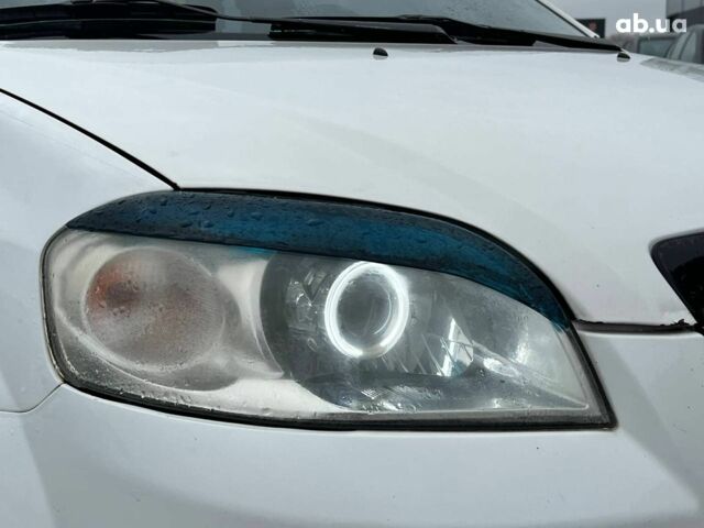 Белый Шевроле Авео, объемом двигателя 1.5 л и пробегом 211 тыс. км за 3640 $, фото 11 на Automoto.ua